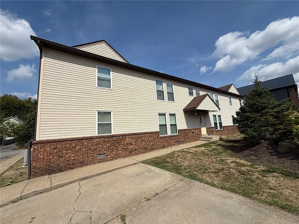 1 bed, 750 sqft, $990 — Photo 3