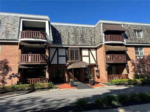 136 Centennial Ave APT 305, Sewickley, PA 15143
