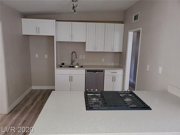 3rd image of 305 N Minnesota St