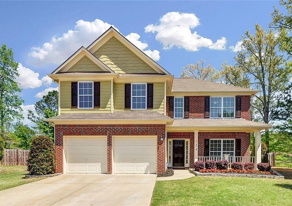 1st image of 124 Hidden Lake Cir