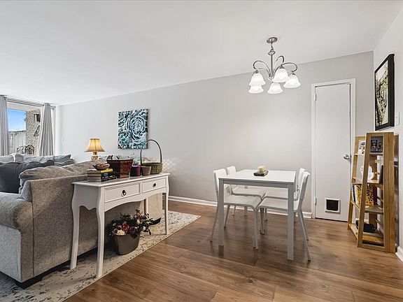5th image of 3080 Walnut Grove Rd APT 107