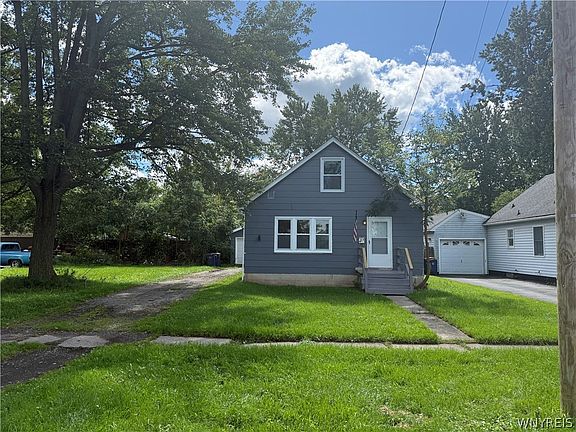 2nd image of 24 Phelps St
