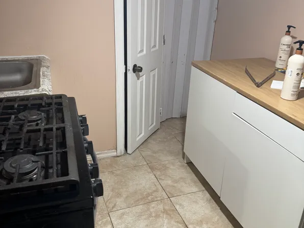 (undisclosed Address), Elmont, NY 11003