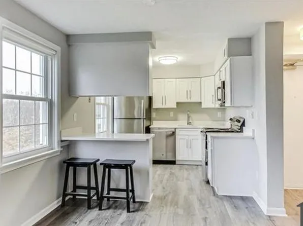 2012 Fort Davis St SE APT 201, Washington, DC 20020