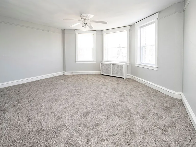 Upsal Gardens Apartments- Beautiful historical building with breathtaking charm! — Photo 41