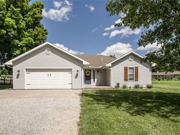 113 N Elm St, Lathrop, MO 64465