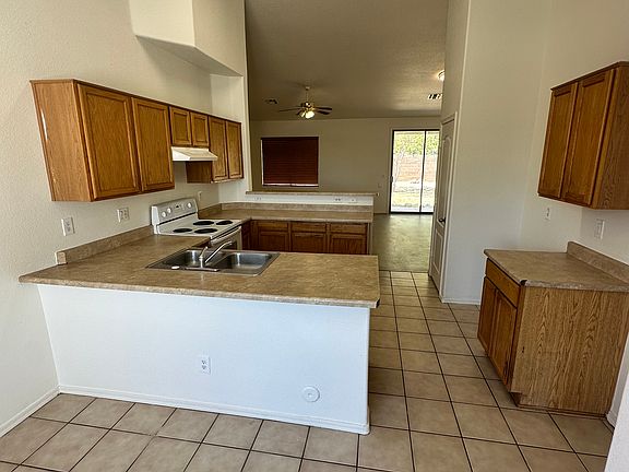 3rd image of 12910 W Pershing St