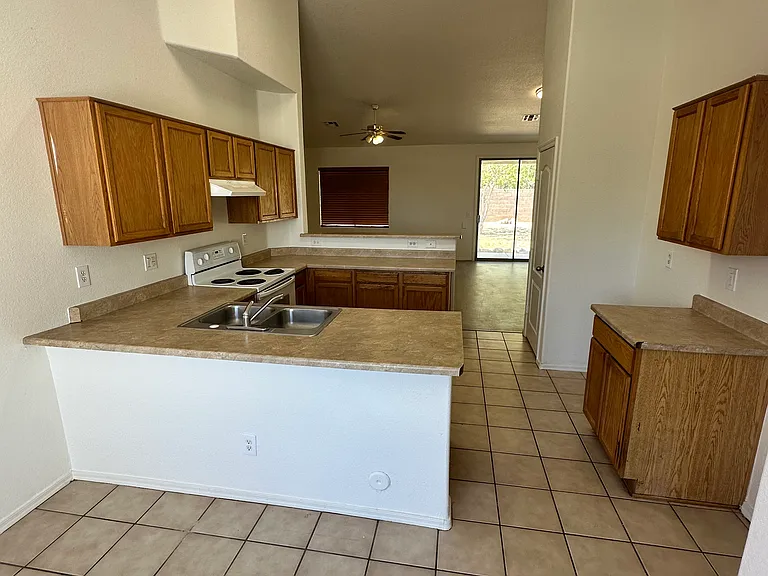 12910 W Pershing St — Photo 3