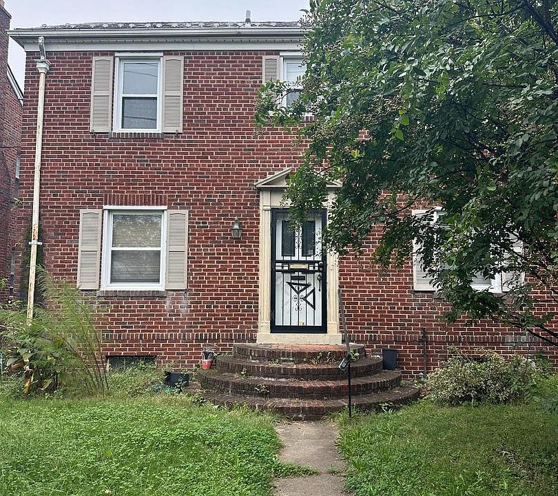 1st image of 1115 42nd St NE