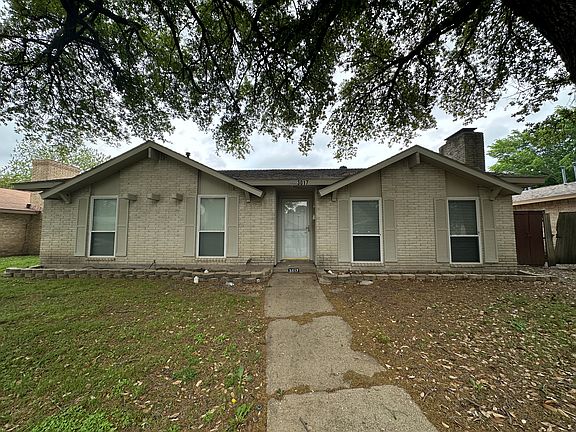 2nd image of 3017 Teakwood Dr