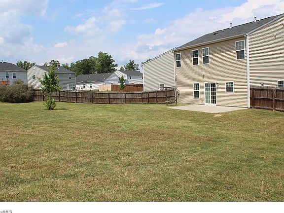 3rd image of 18 Red Brush Ct