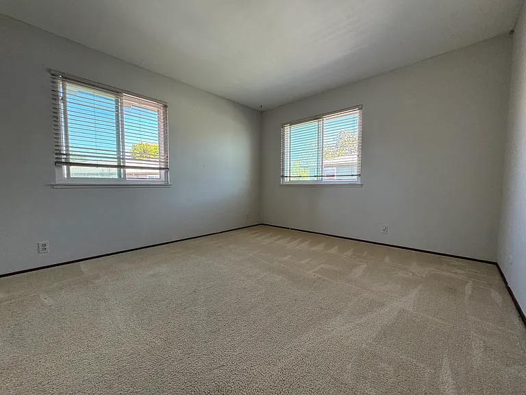 1635 Kentfield Ave — Photo 11