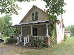 18953 3rd St, New Paris, IN 46553