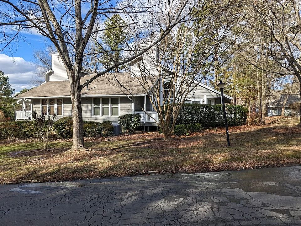 1st image of 102 Elmwood Cir