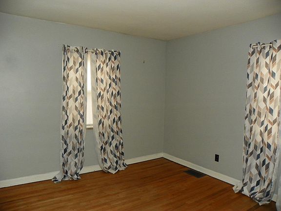 3rd image of 9083 Whitewater Dr