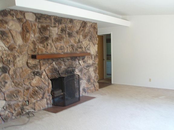 4th image of 1343 Tenaya Dr