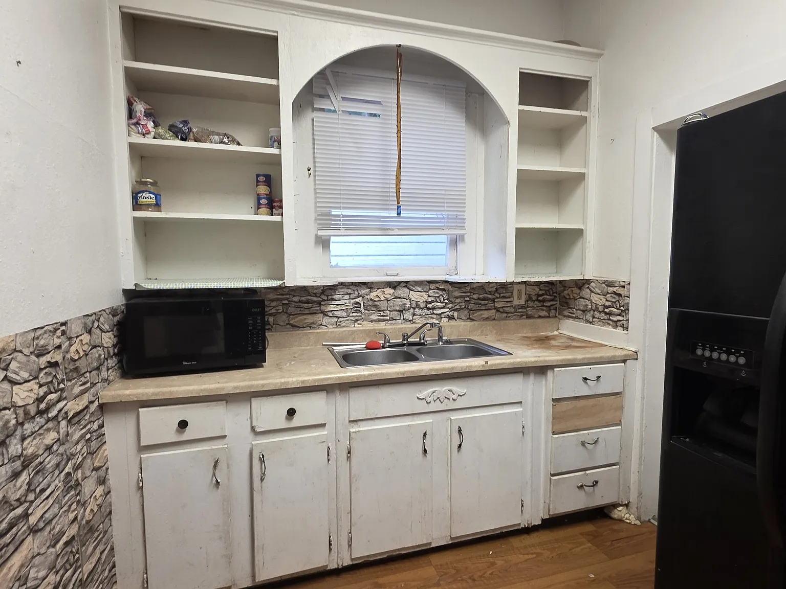 1410 E Chaffin Street - 1 — Photo 3