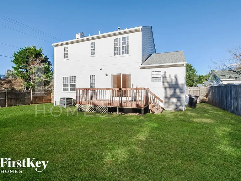 2400 Devon Dr — Photo 15