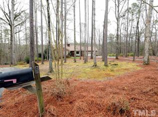 8 Eight Js Ln, Clayton, NC 27520