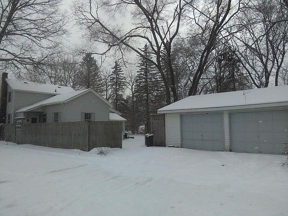 2nd image of 301 S Oakley St
