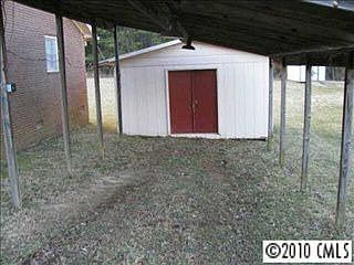 3rd image of 115 Leslie Dr