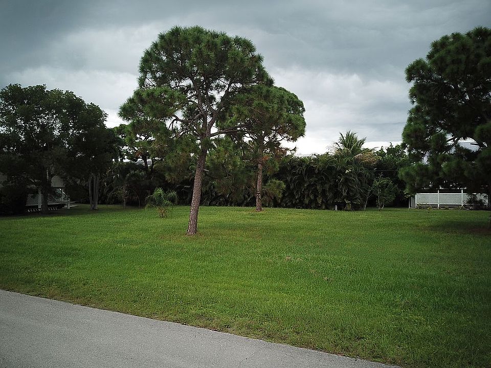 1st image of 7883 Breakwater Ct