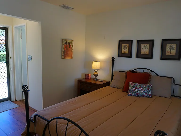 527 N Plaza Amigo — Photo 20