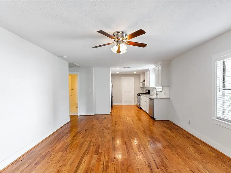 1305 Idylwild St — Photo 23