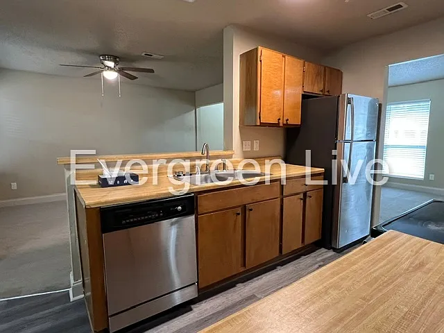 111 Barnsbury Ct — Photo 8
