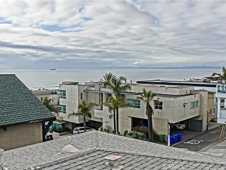 320 Marine Ave — Photo 34