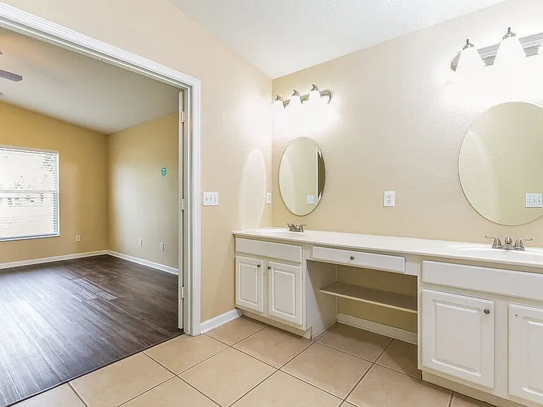 2350 Meadow Oak Cir — Photo 9