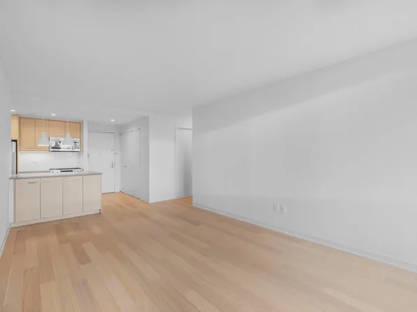 1 Columbus Place image 4 of 27