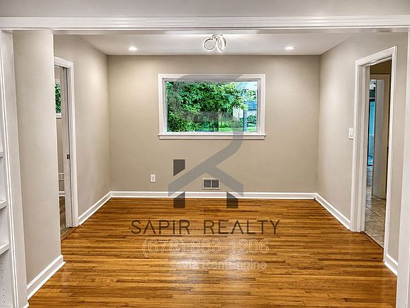 3rd image of 1171 Arborvista Dr NE