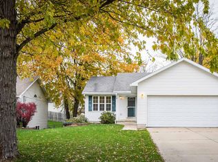 4571 Chesterfield Blvd NW, Grand Rapids, MI 49534