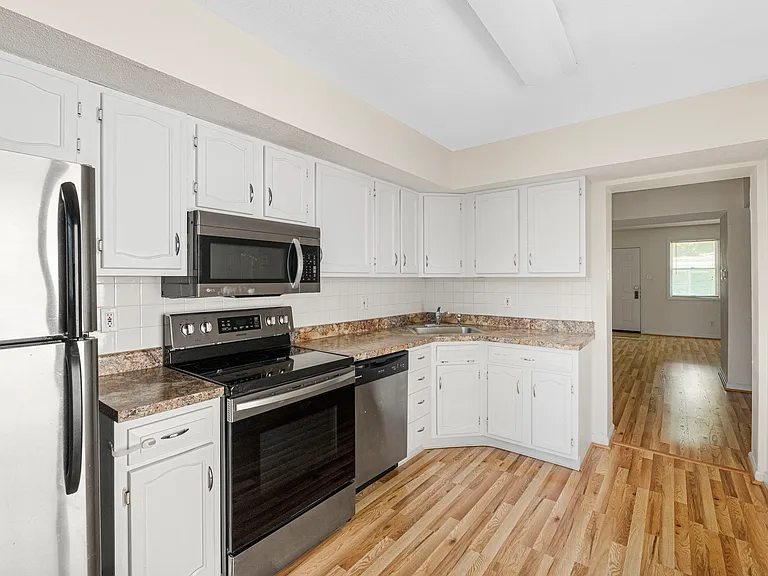 8907 S Swan Cir — Photo 10