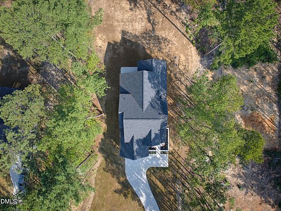 3rd image of 1223 S Big Woods Rd