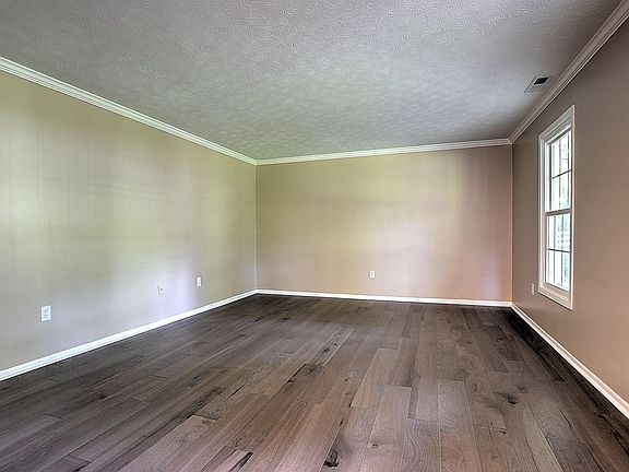 5th image of 133 McConnell St