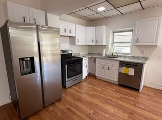 208 Farnham Ave APT 1F, Lodi, NJ 07644
