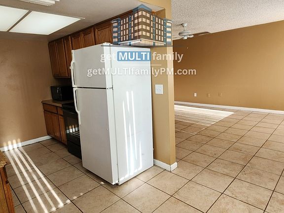 4th image of 3313 W Harmont Dr Unit 4