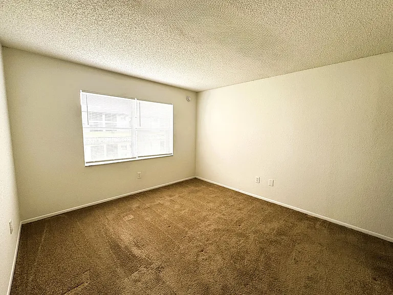 25100 Sandhill Blvd #M — Photo 12