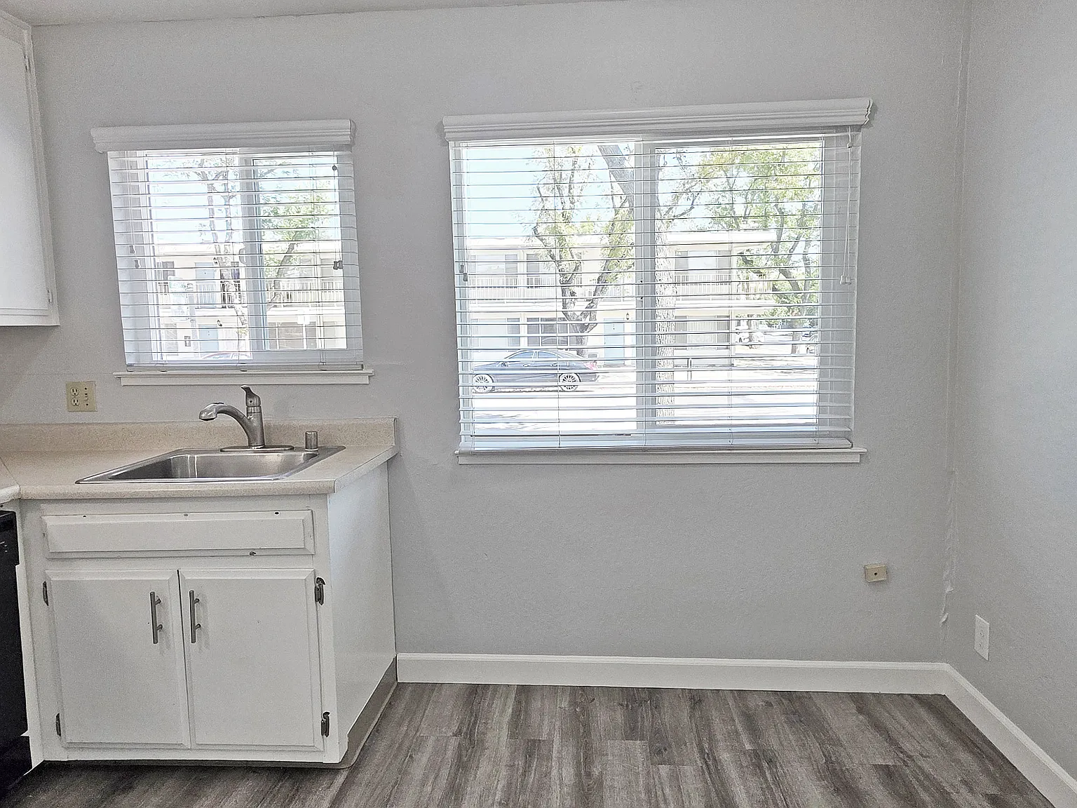 2 bed, 1000 sqft, $1,895 — Photo 4