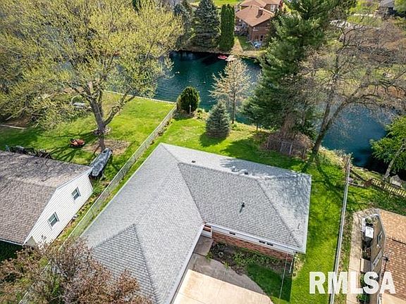 3rd image of 422 N Lakeshore Dr