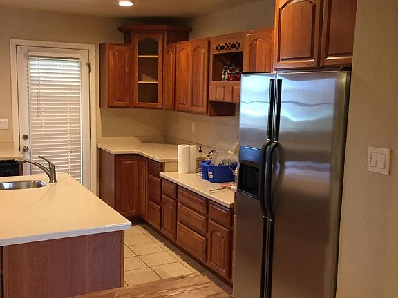 Modern, roomy kitchen