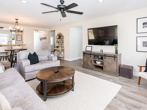 5th image of 23 Hummingbird Rd #1