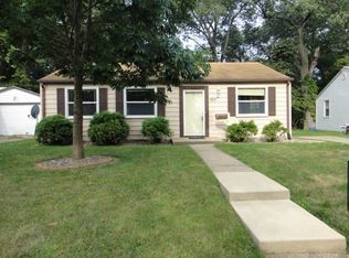 927 40th Street Ct, Moline, IL