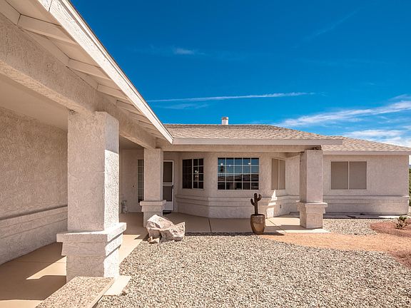 3rd image of 856 Cataract Dr