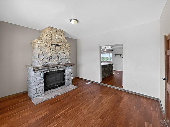 4th image of 2041 Comanche Dr