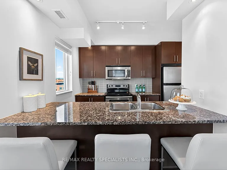 1 Hurontario St #306 — Photo 26