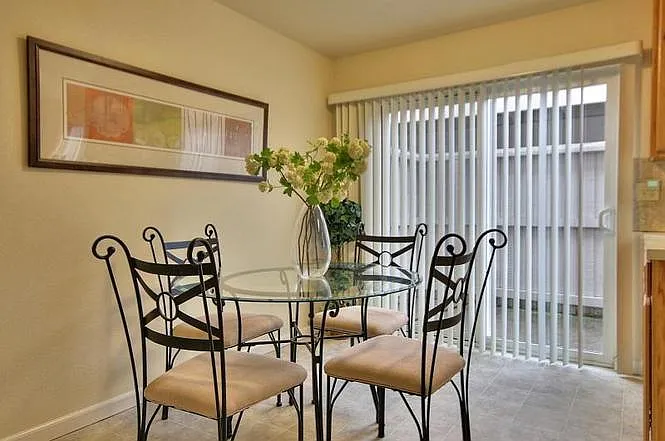 3 bed, 1.5 bath, 1240 sqft, $2,995 — Photo 4