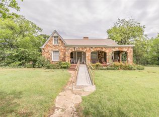 2325 Valkus St, Fort Worth, TX 76105